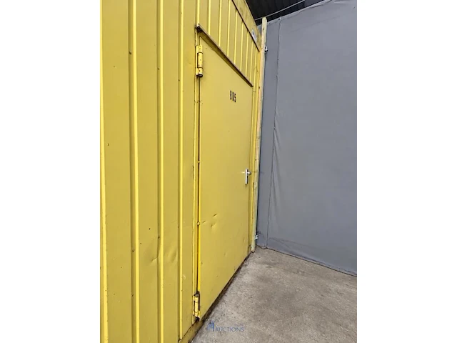 Gele bureel- / werfcontainer met ramen en elektriciteit - afbeelding 7 van  9