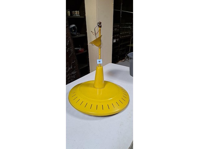 Gele lamp - afbeelding 1 van  1