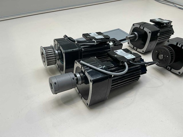 Gelijkstroommotor met tandwieloverbrenging en encoder (4x) - afbeelding 2 van  8