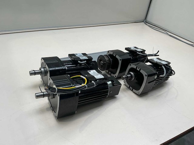 Gelijkstroommotor met tandwieloverbrenging en encoder (4x) - afbeelding 2 van  9