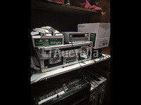 Geluidsapparatuur: een hifi-installatie en een schakelkast - afbeelding 2 van  5