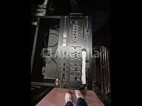 Geluidsapparatuur: een hifi-installatie en een schakelkast - afbeelding 4 van  5