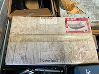 Gemengd lot installatiemateriaal en sanitair accessoires - afbeelding 12 van  14