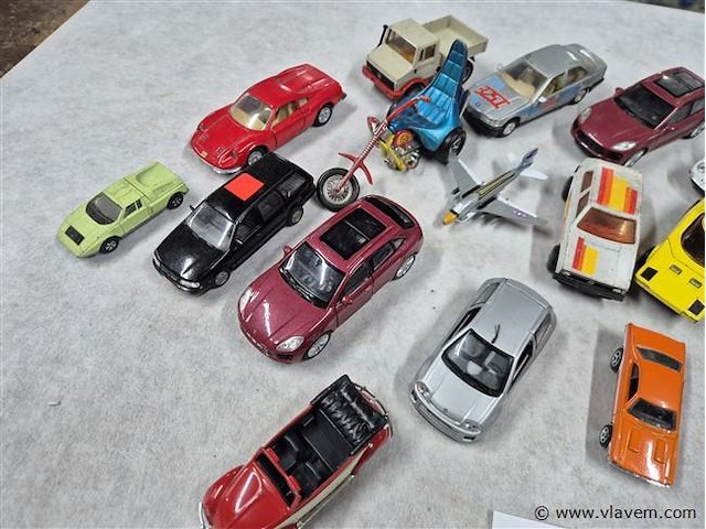 Gemengd lot volgens foto - afbeelding 3 van  3