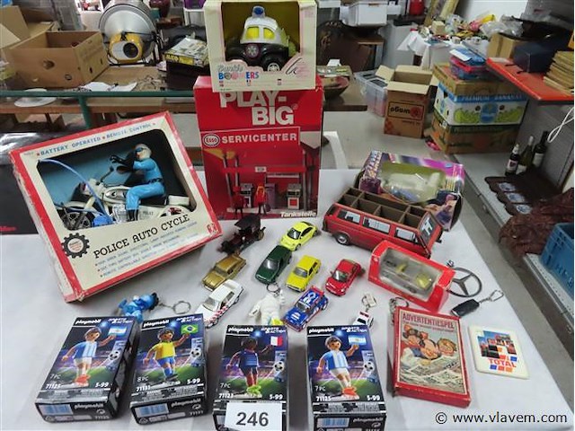 Gemengd lot volgens foto - afbeelding 1 van  8