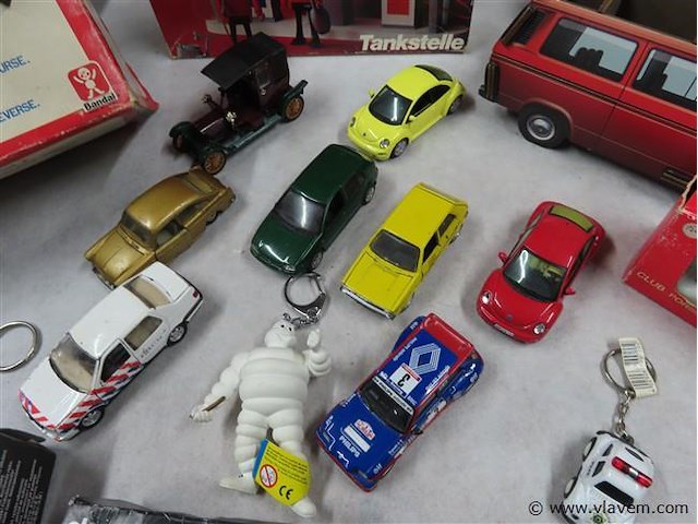 Gemengd lot volgens foto - afbeelding 5 van  8