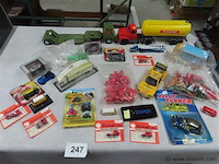 Gemengd lot volgens foto - afbeelding 1 van  8