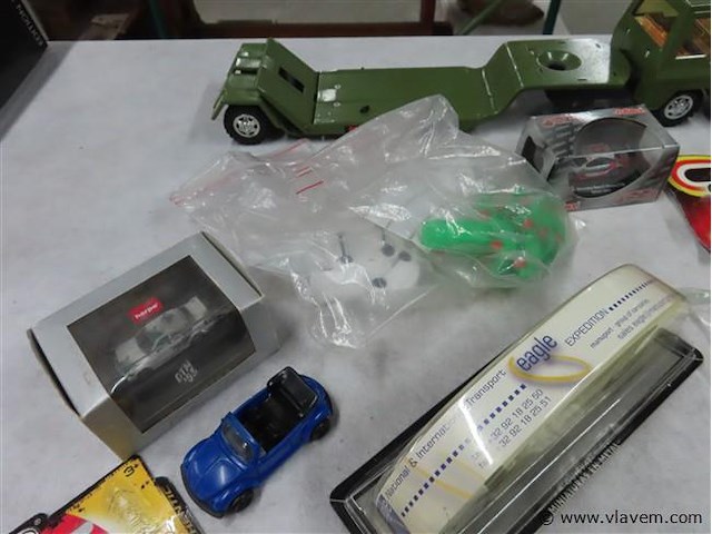 Gemengd lot volgens foto - afbeelding 3 van  8