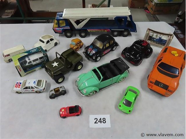 Gemengd lot volgens foto - afbeelding 1 van  6