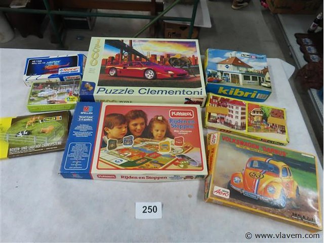 Gemengd lot volgens foto - afbeelding 1 van  3