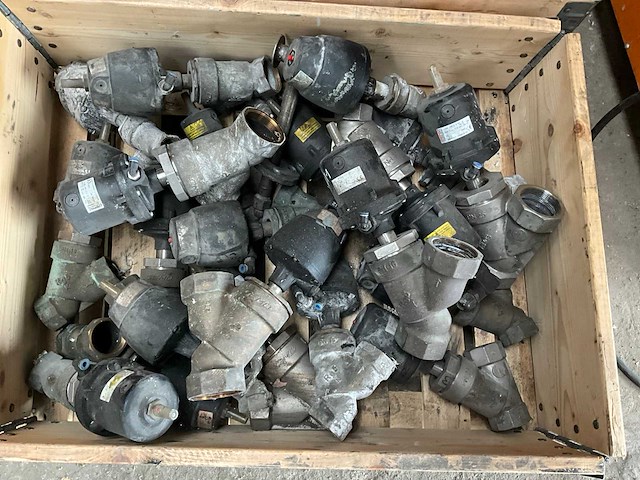 Gemo partij pneumatische afsluitkranen - afbeelding 2 van  5