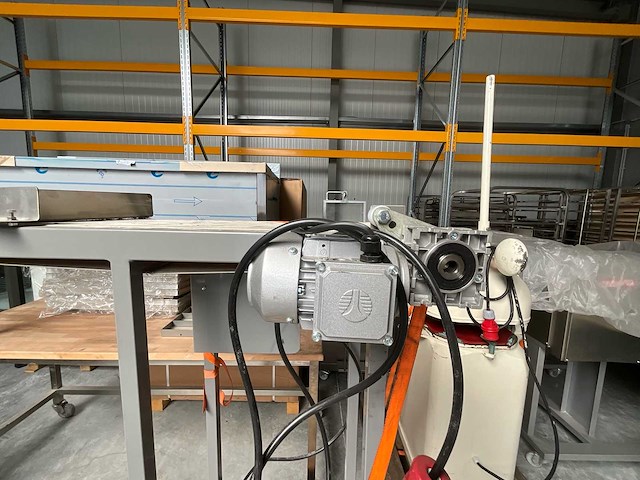 Gemotoriseerde transportband-bakkerijmachines, anderen - afbeelding 3 van  5