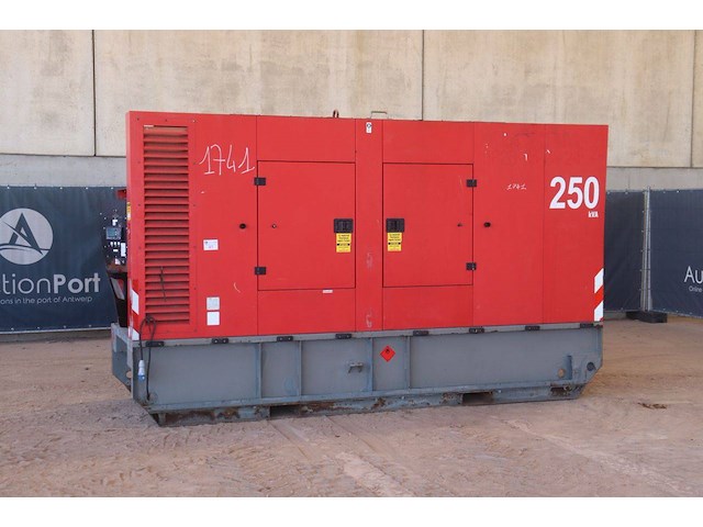 Generator doosan g250 diesel 255kva 2014 - afbeelding 1 van  1