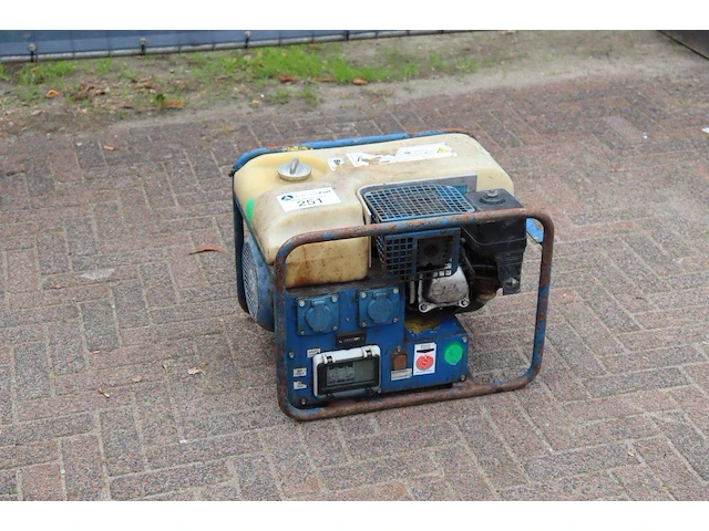 Generator geko 3001 benzine 3kva 2009 - afbeelding 1 van  1