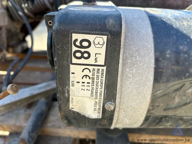 Generator honda gx160, bouwjaar 2001, 1 kw, 230 v, 98 db, serienummer 2001-k1-8706. werking niet gekend. 005-120 - afbeelding 3 van  4