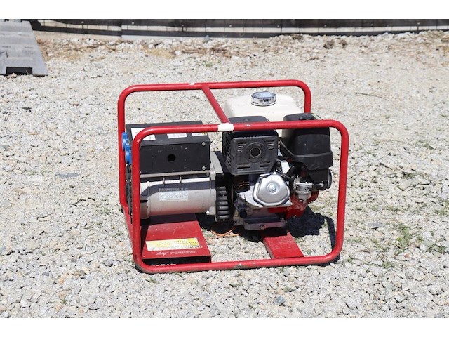 Generator poweri s16f-180 benzine 2014 - afbeelding 1 van  1