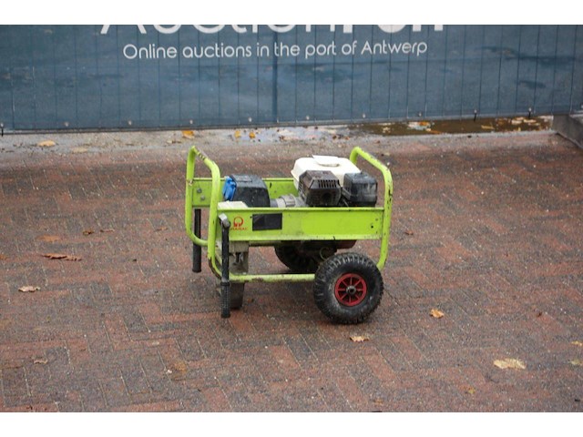 Generator pramac benzine - afbeelding 1 van  1