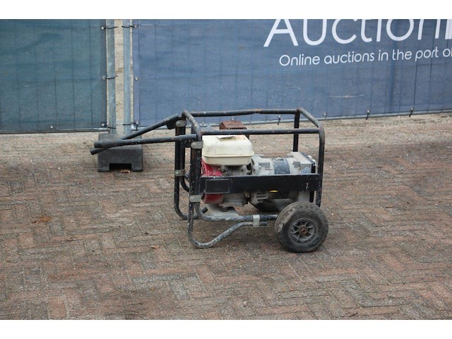 Generator ramirent ea3000 benzine 3kva 2018 - afbeelding 1 van  1