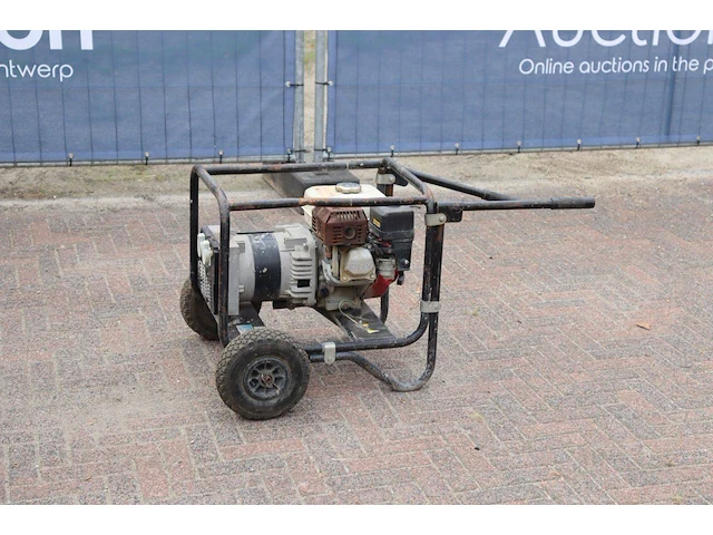 Generator ramirent ea3000 benzine 3kva 2018 - afbeelding 1 van  1