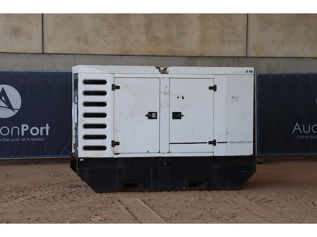 Generator sdmo r90 diesel 80kva - afbeelding 1 van  1