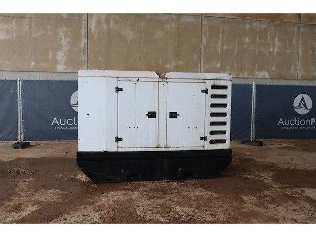 Generator sdmo r90 diesel 90kva 2011 - afbeelding 1 van  1