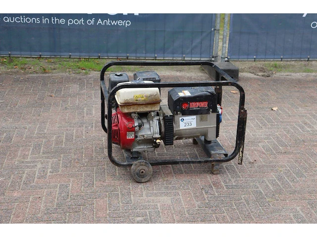 Generator sincro/europower et 2 mcf benzine 7kva 2015 - afbeelding 1 van  1