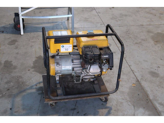 Generator suzuki sv4000p benzine 3kva - afbeelding 1 van  1