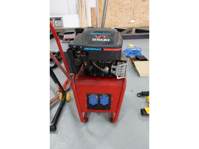 Generator - afbeelding 1 van  3