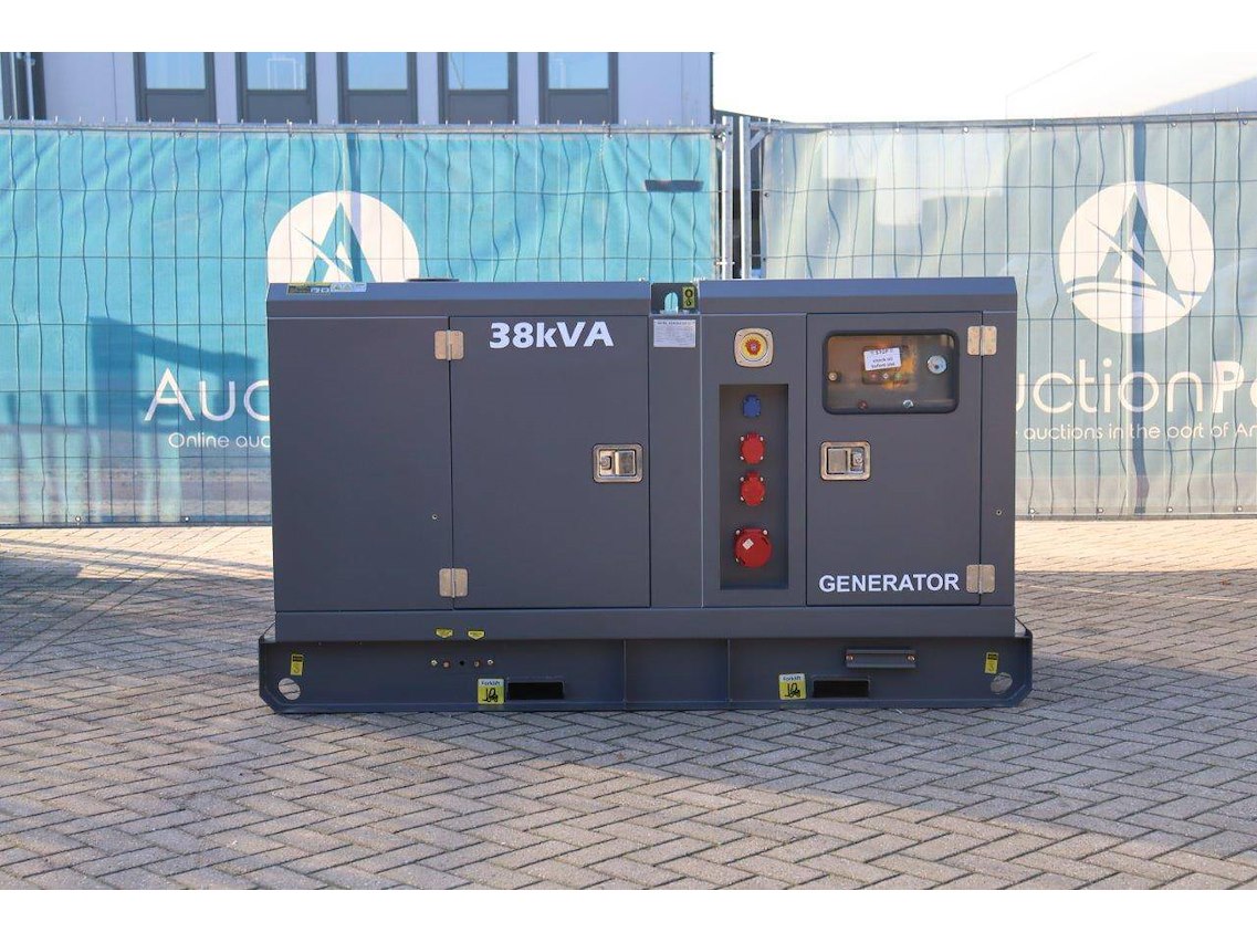 Generatoren - golfkarren - minigravers - wielladers - dumpers