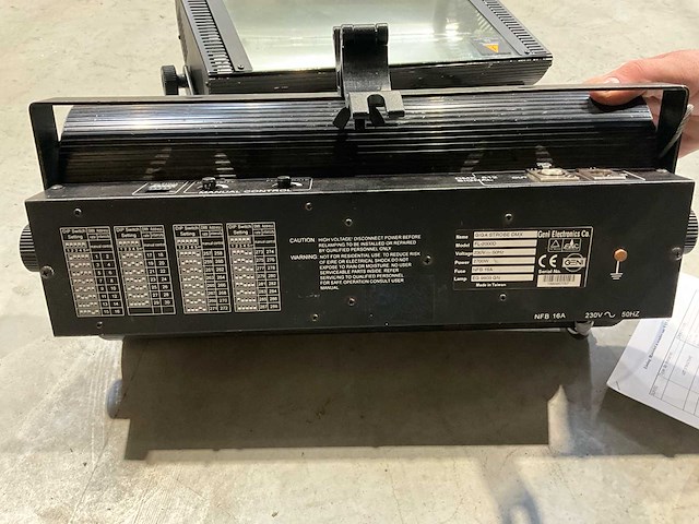 Geni giga strop dmx 2700w strobes (2x) - afbeelding 4 van  7