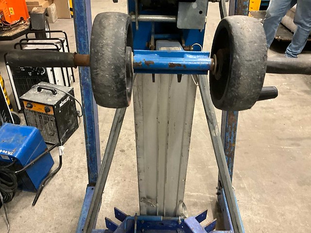 Genie la15 handmatige materiaallift / montagelift - afbeelding 9 van  9