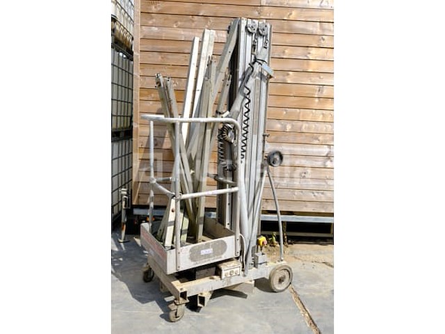 Genie plc 30p luchtwerkplatform - afbeelding 1 van  8