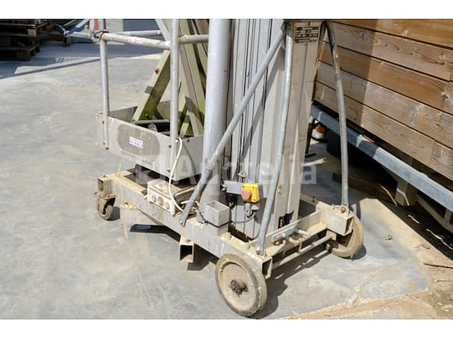 Genie plc 30p luchtwerkplatform - afbeelding 6 van  8