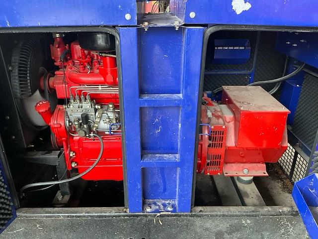 Genline-faw 42.5 geluidsdichte dieselgeneratorset – jaar 2015 - afbeelding 4 van  12