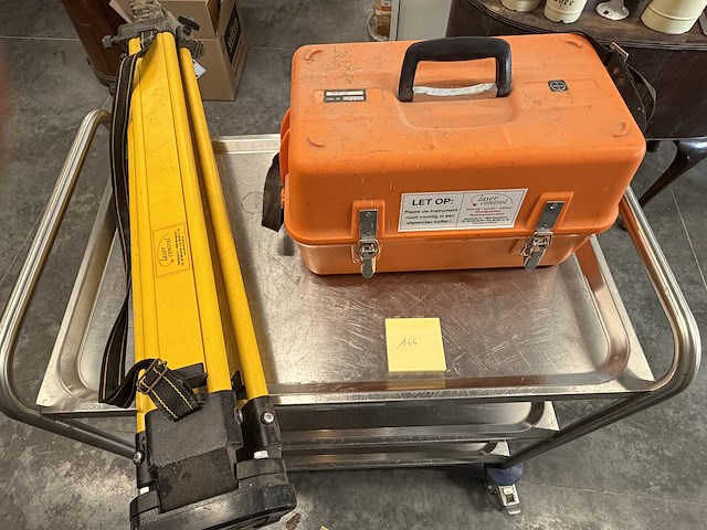 Geo-fennel fet 220 digitale theodoliet. - afbeelding 1 van  4