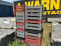 Geperforeerde kunststof stapelkrat (48x) - afbeelding 1 van  3