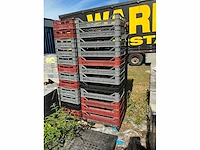 Geperforeerde kunststof stapelkrat (48x) - afbeelding 2 van  3