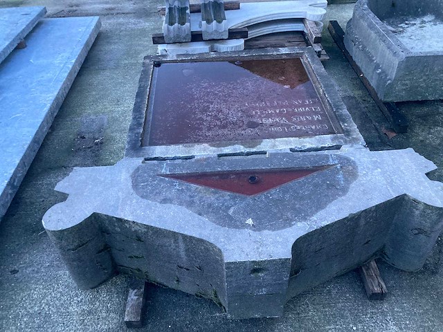 Geprofileerde elementen in marmer - afbeelding 9 van  9