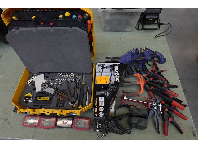 Gereedfschapskoffer stanley + divers handgereedschap - afbeelding 1 van  7