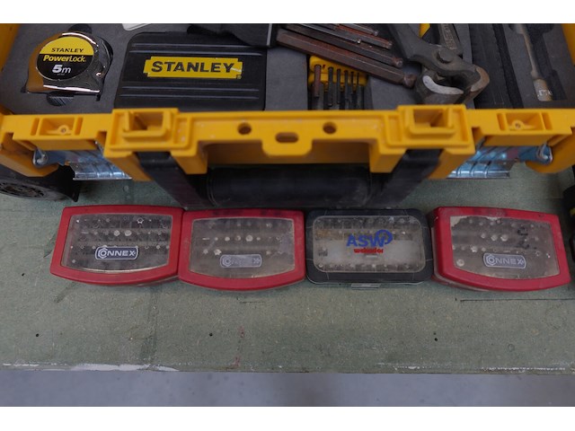 Gereedfschapskoffer stanley + divers handgereedschap - afbeelding 4 van  7