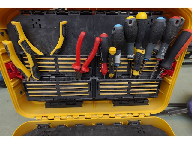 Gereedfschapskoffer stanley + divers handgereedschap - afbeelding 6 van  7