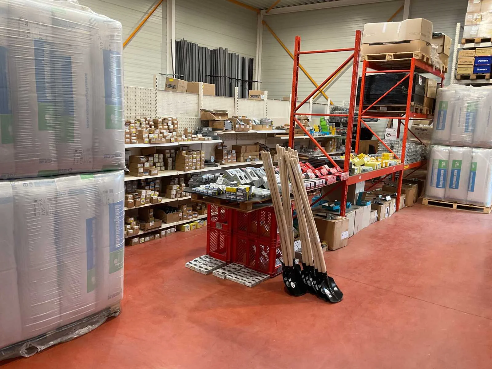Gereedschap, bouw- en bevestigingsmaterialen, werkkleding