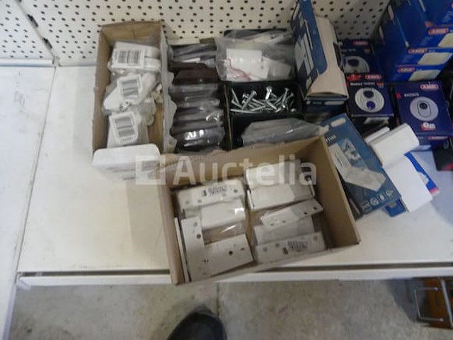 Gereedschap en verbruiksartikelen - afbeelding 1 van  18