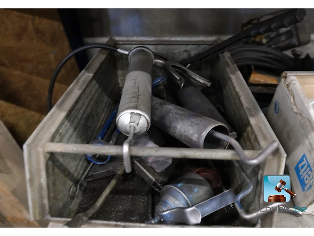 Gereedschap met inhoud - afbeelding 5 van  11