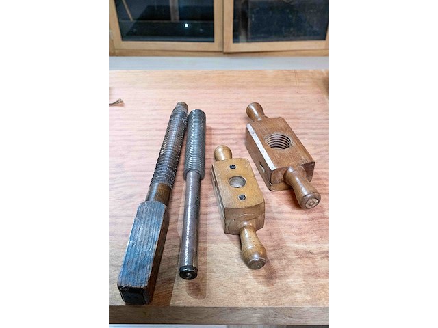 Gereedschap om draad te trekken - afbeelding 1 van  1