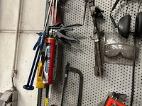 Gereedschap op bord - afbeelding 3 van  5