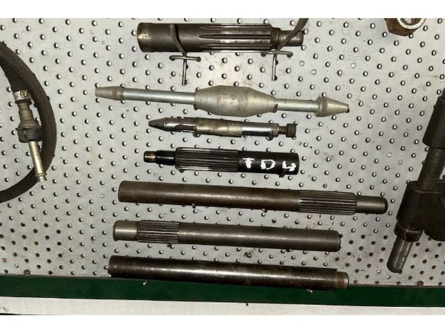 Gereedschap op bord - afbeelding 2 van  5