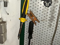 Gereedschap op bord - afbeelding 3 van  4