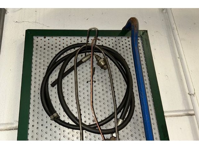 Gereedschap op bord - afbeelding 4 van  4