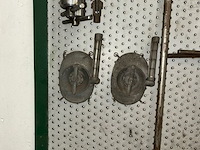 Gereedschap op bord - afbeelding 3 van  4